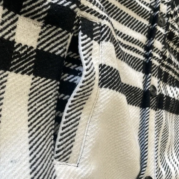 Shacket - Picture 7 of 13